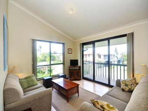 Pet Friendly On Pelican Close To Myall River - Great Ocean Road Tourism 4