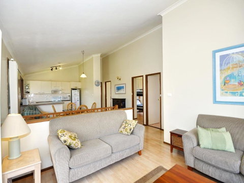 Pet Friendly On Pelican Close To Myall River - Great Ocean Road Tourism 6