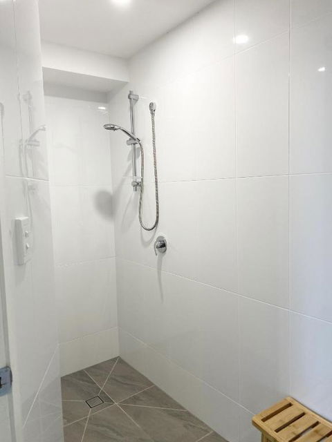 Happy Tides Beachfront Holiday Home - Great Ocean Road Tourism 5