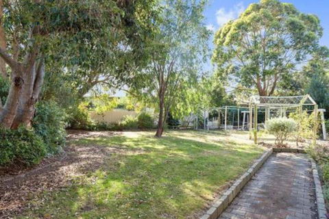 GUMS & ROSES Family Home In The Heart Of Town. - Great Ocean Road Tourism 0