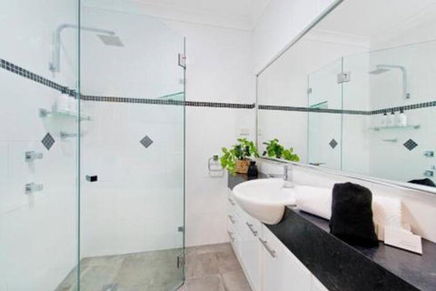 Dolphin Cove Apt 5 - Great Ocean Road Tourism 5
