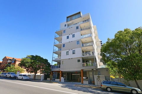 Stunning Two-storey Apartment In Perth's CBD - Great Ocean Road Tourism 1