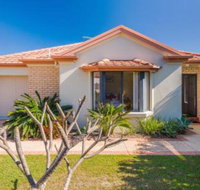 Oceania Cottage LJHooker Yamba - Great Ocean Road Tourism