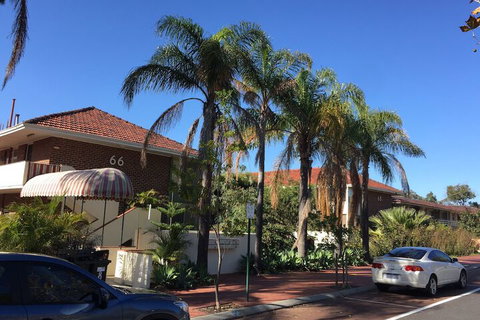 B6 Cafes & Restaurants Close To UWA - Great Ocean Road Tourism 5