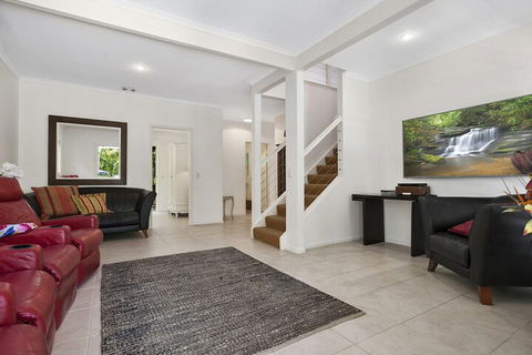Stunning Sunshine Beach House In Prime Location 31 Ferguson Street - Great Ocean Road Tourism 7