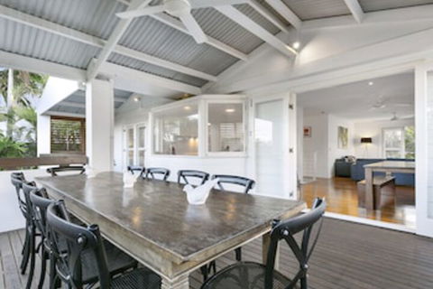 Stunning Sunshine Beach House In Prime Location 31 Ferguson Street - Great Ocean Road Tourism 0