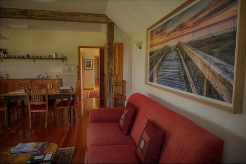 Herons Rise Vineyard Accommodation - Great Ocean Road Tourism 2