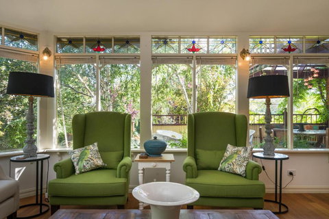 Rent Your Own Historic Hotel For Holidays & Events - Great Ocean Road Tourism 3