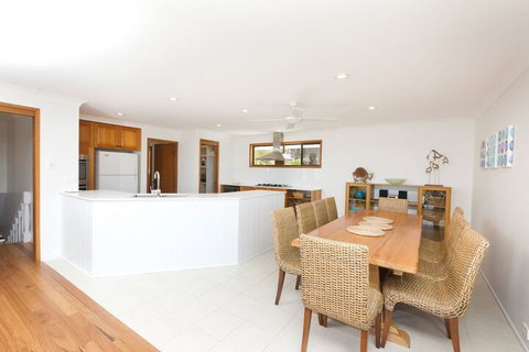 The Beach House At One Mile 6 Burrawong - Great Ocean Road Tourism 5