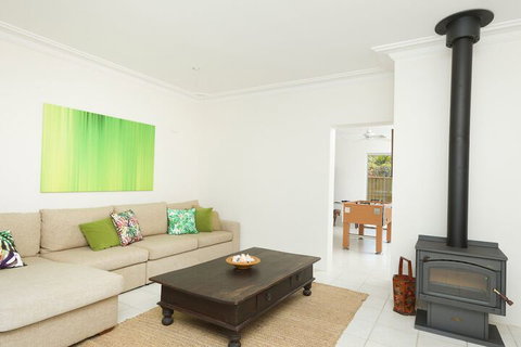 The Beach House At One Mile 6 Burrawong - Great Ocean Road Tourism 4