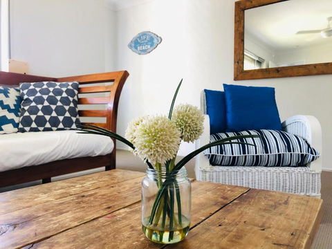 Coolum Classic Beach Shack Pet Friendly - Great Ocean Road Tourism 5