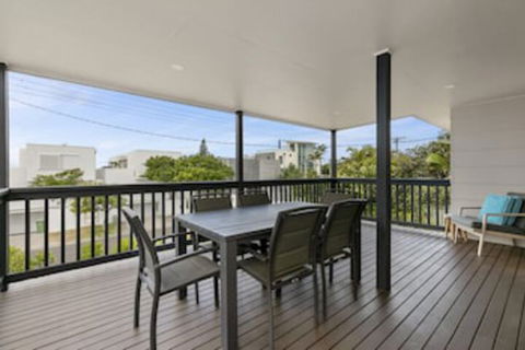 Sundance Pet Friendly Beach House In Peregian! 59 Lorikeet Drive - Great Ocean Road Tourism 0