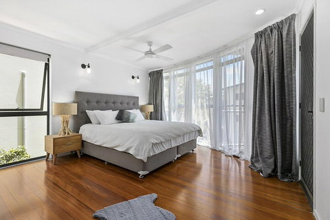 Stunning Beach Front Villa At Castaway Cove - Great Ocean Road Tourism 6