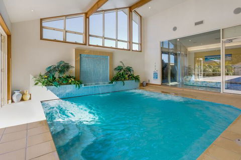 One Mile Mansion - Great Ocean Road Tourism 1