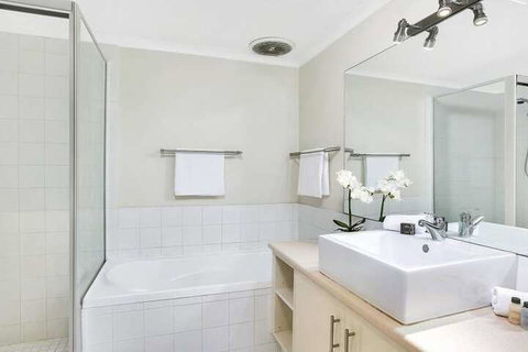 Sought After CBD Location YORK5 - Great Ocean Road Tourism 2