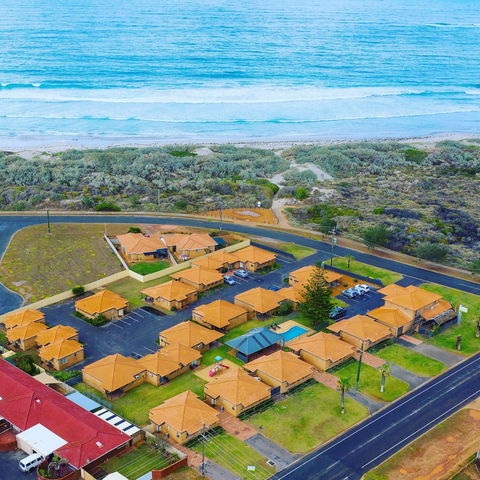 Geraldton's Ocean West - Great Ocean Road Tourism 0