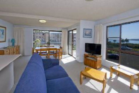 2 Bedroom Apartment Commodore Unit 3 6 Intrepid Close - Great Ocean Road Tourism 1