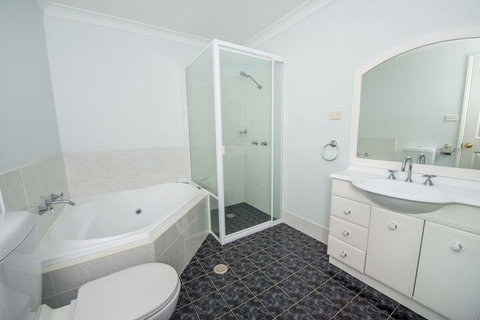 Ajax Avenue 2 / 35 Nelson Bay - Great Ocean Road Tourism 4