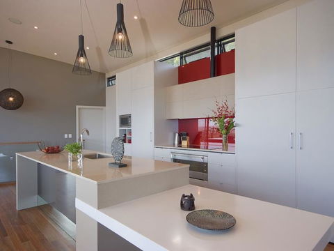 The McLaren Eye Holiday House - Great Ocean Road Tourism 1