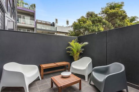 GRATTAN A Premier Location & Modern Space - Great Ocean Road Tourism 0