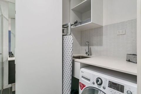 GRATTAN A Premier Location & Modern Space - Great Ocean Road Tourism 5