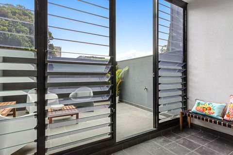 GRATTAN A Premier Location & Modern Space - Great Ocean Road Tourism 6