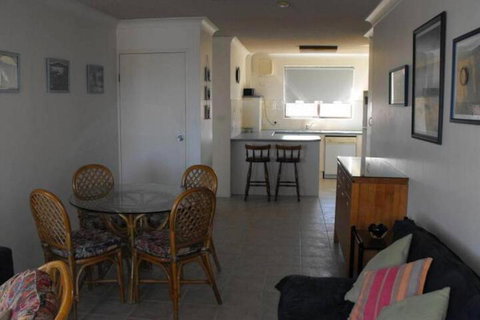 Sunlake Unit 9 82 Little Street Forster - Great Ocean Road Tourism 6