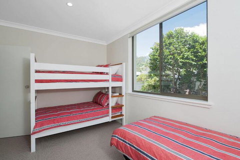 Whispering Sands 10 Sandy Point Road Luxury Waterfront Home With Aircon WIFI & Foxtel - Great Ocean Road Tourism 2