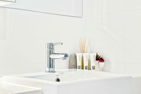 Modern Apartment Next To Largest Shopping Centre - Great Ocean Road Tourism 0