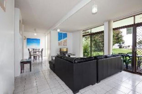 2 Bedroom Apartment Villa Ellisa Unit 1 - Great Ocean Road Tourism 1
