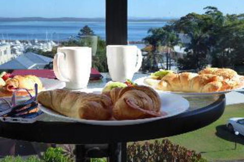 2 Bedroom Apartment Portside Unit 12 / 1 Donald Street FREE WIFI - Great Ocean Road Tourism 1