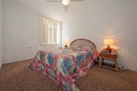 2 Bedroom Apartment Little Hut Unit 3 20 Kurrawa Close - Great Ocean Road Tourism 3