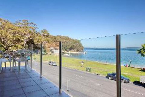 2 Bedroom Apartment Little Hut Unit 3 20 Kurrawa Close - Great Ocean Road Tourism 0