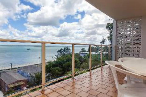 2 Bedroom Apartment Quarterdeck Unit 4 - Great Ocean Road Tourism 2