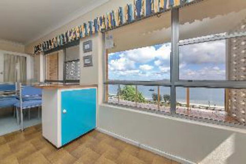 2 Bedroom Apartment Quarterdeck Unit 4 - Great Ocean Road Tourism 3