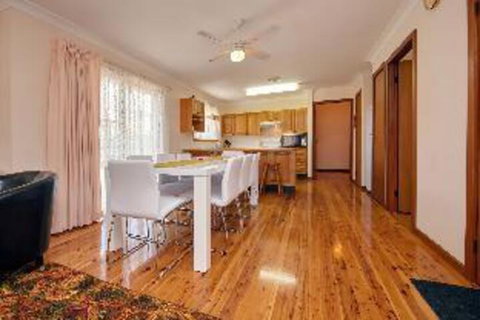 3 Bedroom House Nelson Street PET FRIENDLY - Great Ocean Road Tourism 0