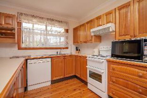 3 Bedroom House Nelson Street PET FRIENDLY - Great Ocean Road Tourism 4