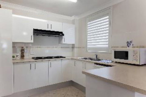 2 Bedroom Apartment Kamilaroi - Great Ocean Road Tourism 4