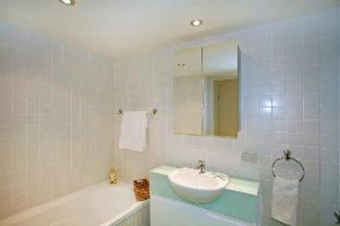 2 Bedroom Apartment Bayview Apartments Unit 7 - Great Ocean Road Tourism 2