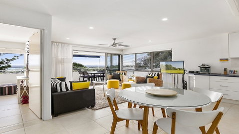 A Stylish Apartment With Noosa Views! Unit 6 Yaringa 29 Noosa Drive - Great Ocean Road Tourism 6