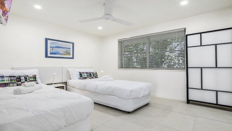 A Stylish Apartment With Noosa Views! Unit 6 Yaringa 29 Noosa Drive - Great Ocean Road Tourism 1