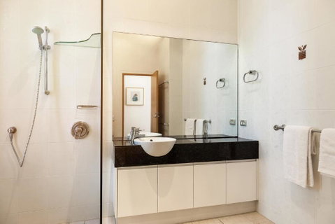 Contemporary & Luxurious Little Cove - Great Ocean Road Tourism 6