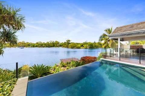 22 Noosa Parade - Great Ocean Road Tourism 4