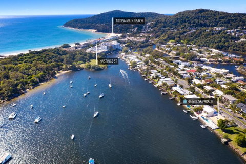 44 Noosa Parade - Great Ocean Road Tourism 4