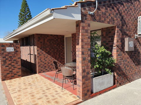 Ocean Beach Chalet 18 - Great Ocean Road Tourism 1