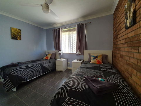 Ocean Beach Chalet 18 - Great Ocean Road Tourism 4