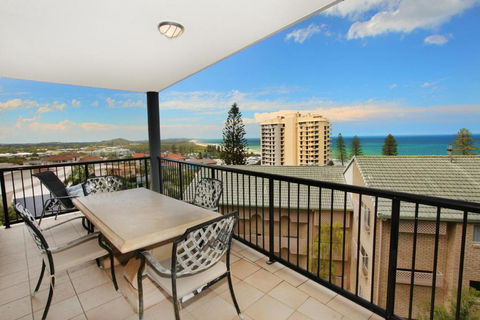 Unit 4 Beaumont Sur Mer 13 15 Pacific Terrace Coolum Beach 400 BOND LINEN SUPPLIED - Great Ocean Road Tourism 5