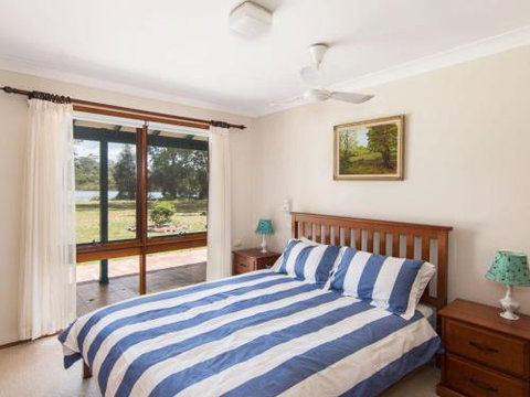 11 Bay Street Waterfront Holiday - Great Ocean Road Tourism 6