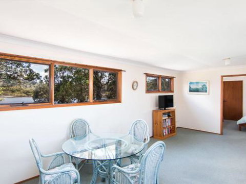 11 Bay Street Waterfront Holiday - Great Ocean Road Tourism 3