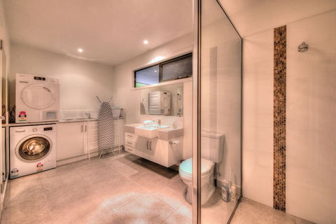 The Bolt Hole - Great Ocean Road Tourism 4